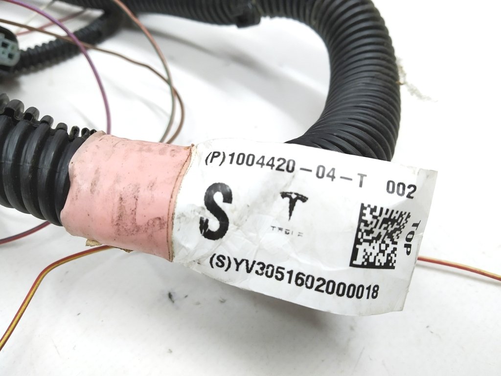 1 Front bumper wiring (6 parking sensors) (in disassembled) Tesla model S REST 1004420-04-T