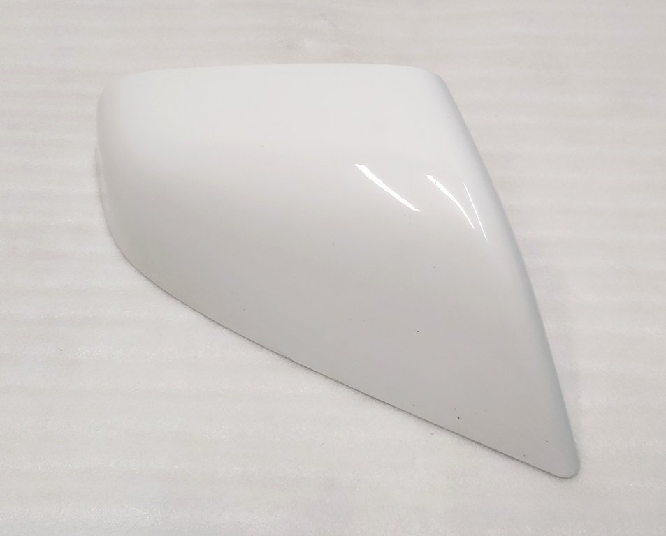6 Vnější pravé horní obložení zrcátka (skořepina) PBCW Tesla model S, model S REST 1010104-00-A