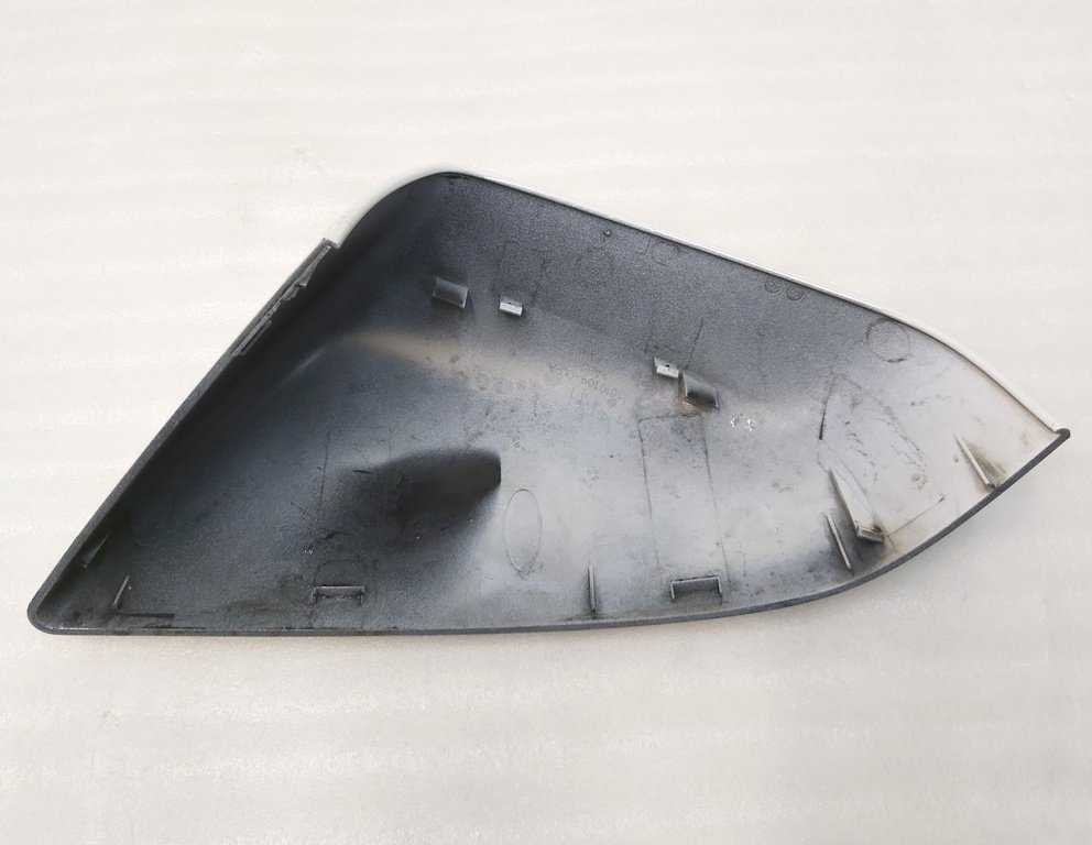 6 Vnější pravé horní obložení zrcátka (skořepina) PBCW Tesla model S, model S REST 1010104-00-A