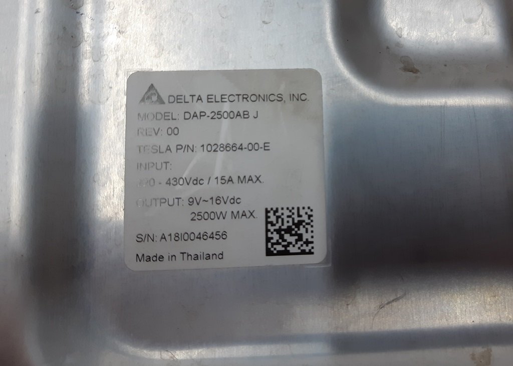 9 DCDC-Wandler REV00 Tesla Model S REST 1028664-00-K