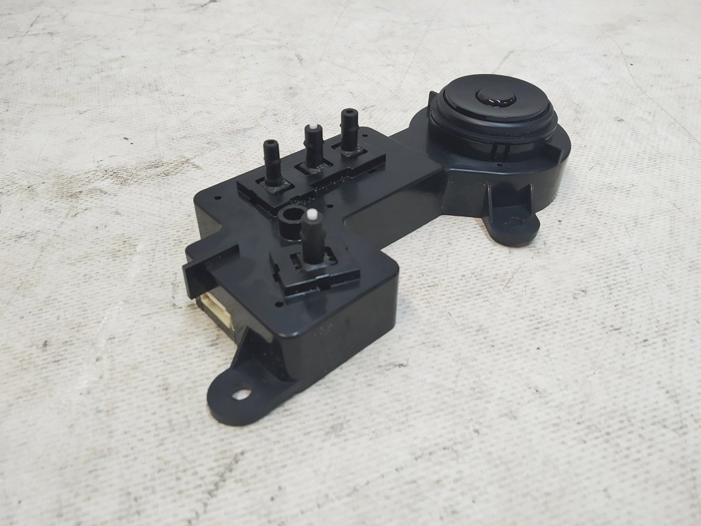 1 1ST ROW SEAT SWITCH ASSEMBLY - LEFT HAND Tesla  model S REST 1049317-00-C