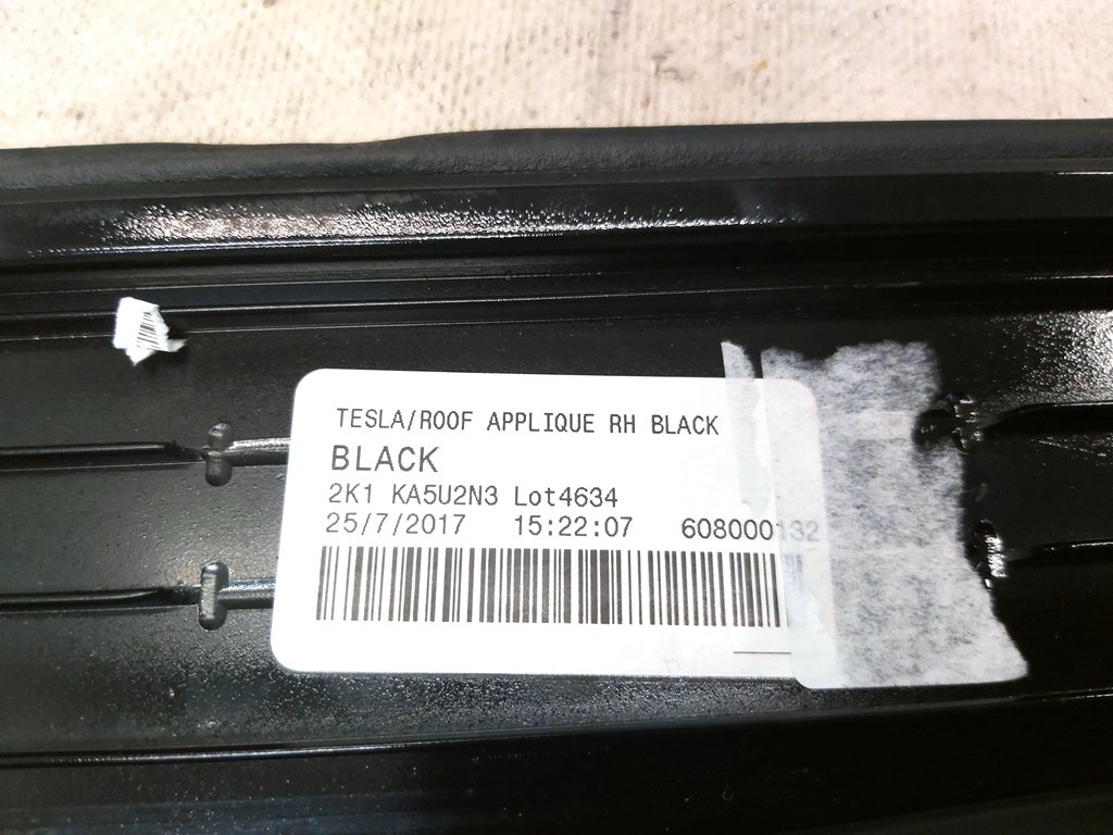 3 1053619-S0-Z Pannello decorativo esterno tetto sinistro Tesla modello S REST 1053619-S0-B