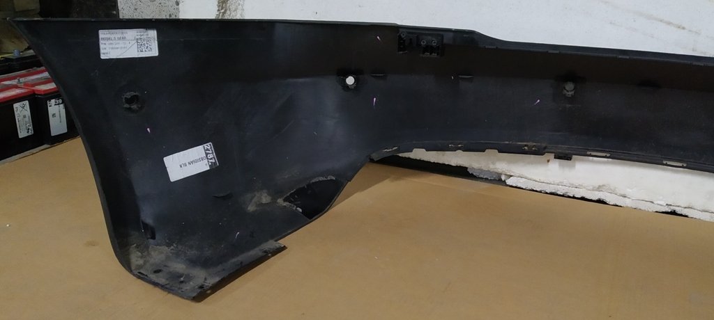 1 Paraurti posteriore per 6 sensori di parcheggio assemblato con staffa. crespo. sensori di parcheggio e corone. paraurti OBSIDIAN BLK (piccoli graffi) modello Tesla S REST 1057319-S1-A