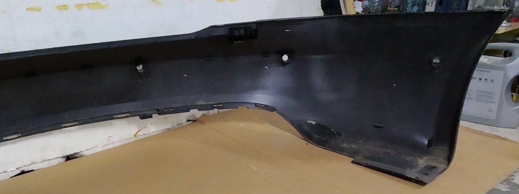 1 Paraurti posteriore per 6 sensori di parcheggio assemblato con staffa. crespo. sensori di parcheggio e corone. paraurti OBSIDIAN BLK (piccoli graffi) modello Tesla S REST 1057319-S1-A