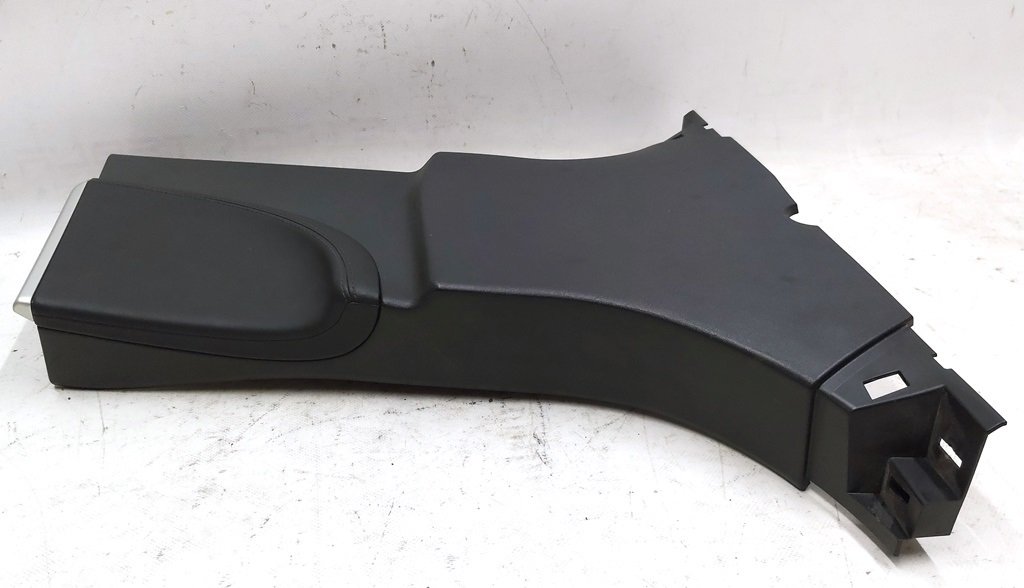 14 支柱装饰 B 右下 PUR BLK Tesla 模型 S REST 1024632-S2-G