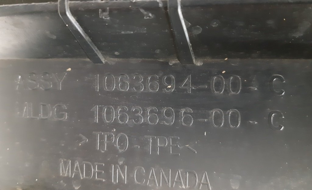 1 Błotnik wewnętrzny przedni prawy AWD Tesla model S REST 1063694-00-D