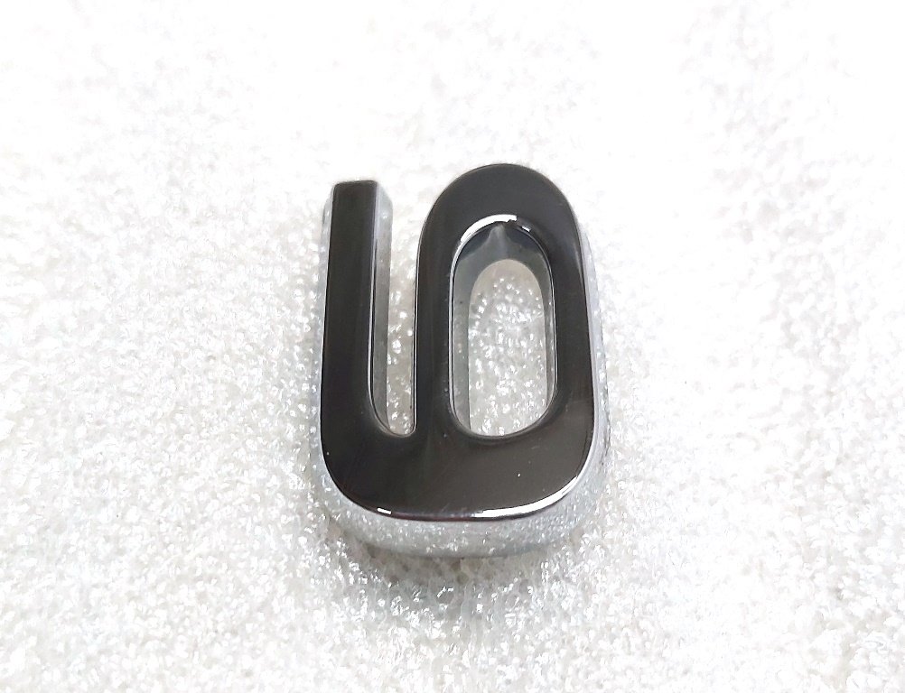 12 徽章“9”行李箱盖 Tesla 型号 S REST，型号 X 1066305-00-A