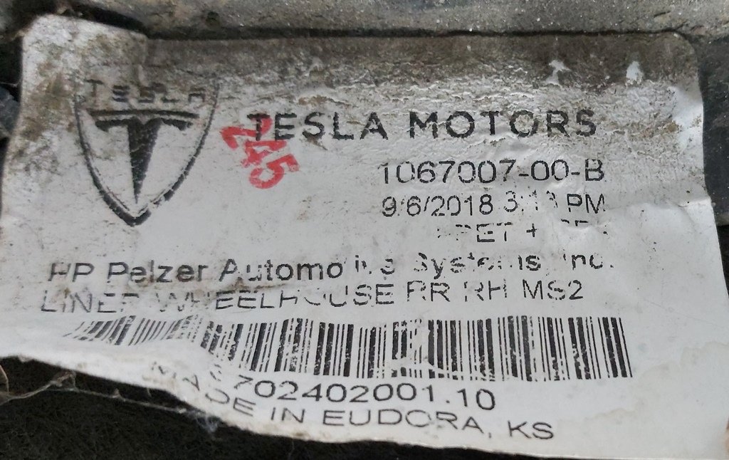4 Captuseala aripa spate dreapta Tesla model S REST 1067007-00-D