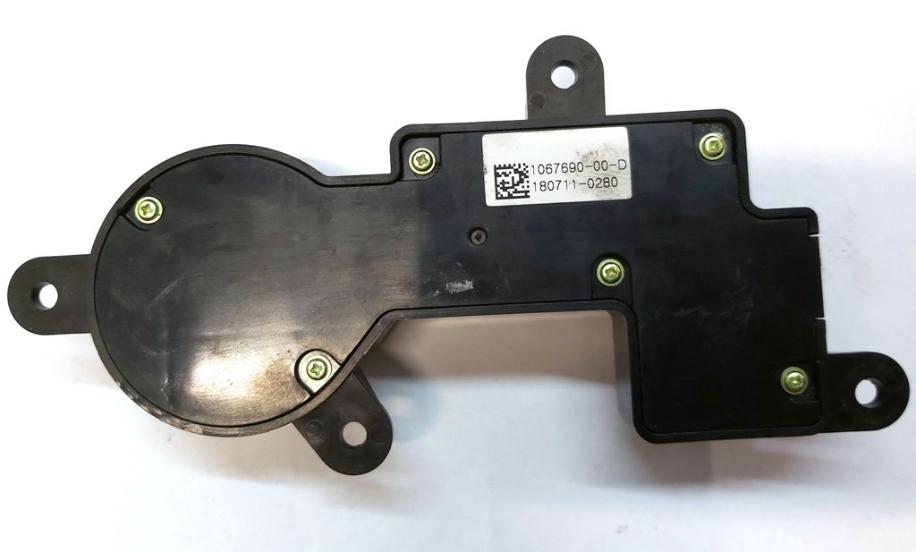 1 Frt LH seat switch MIC Tesla model S REST, model X 1067690-00-D