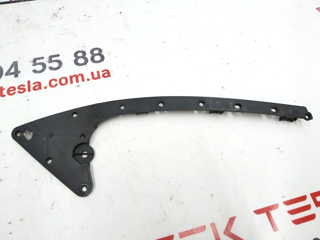 1 1077351-00-D z Tesla model S REST 1077351-00-D Listwa boczna