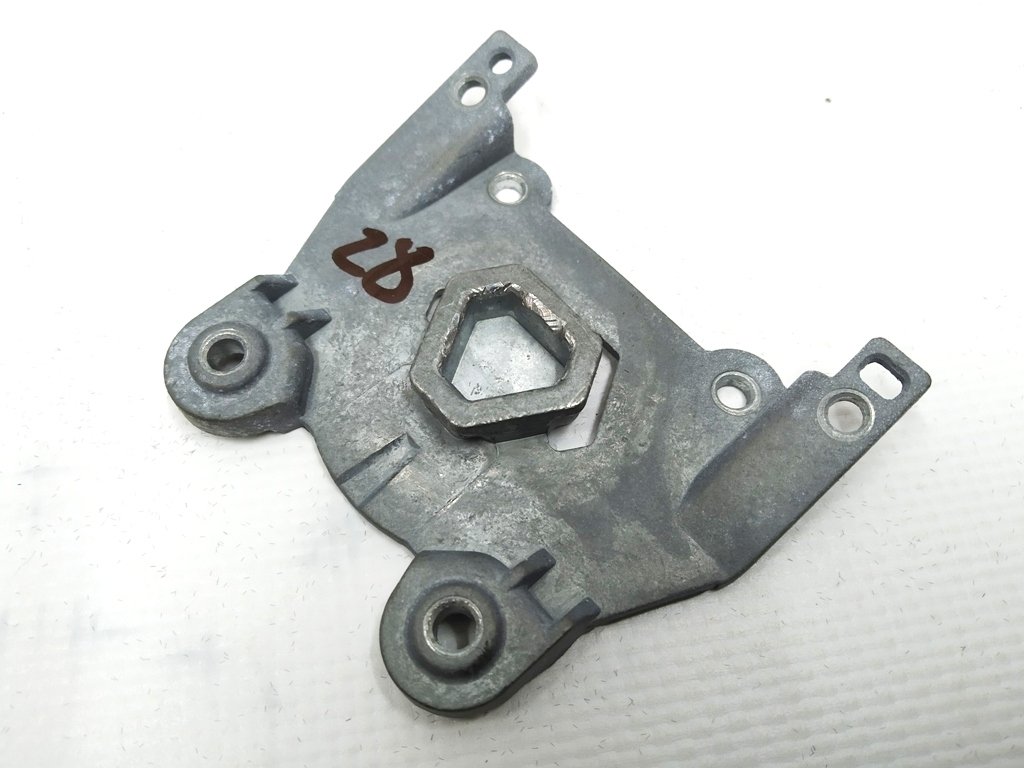 7 后视镜和摄像头安装支架 TRIPLE monoblock Tesla model S REST, model X 1098491-00-C