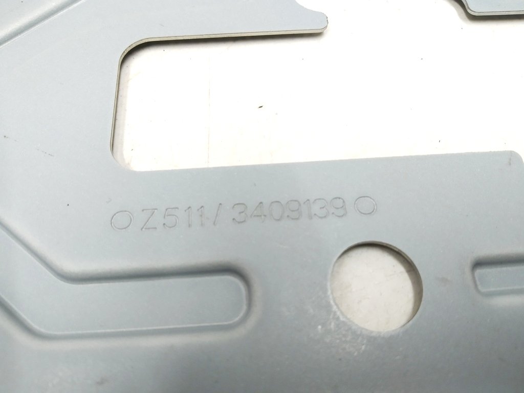 1 Radiohalterung Z511/3409139 Tesla Modell S REST 1143711-00-C