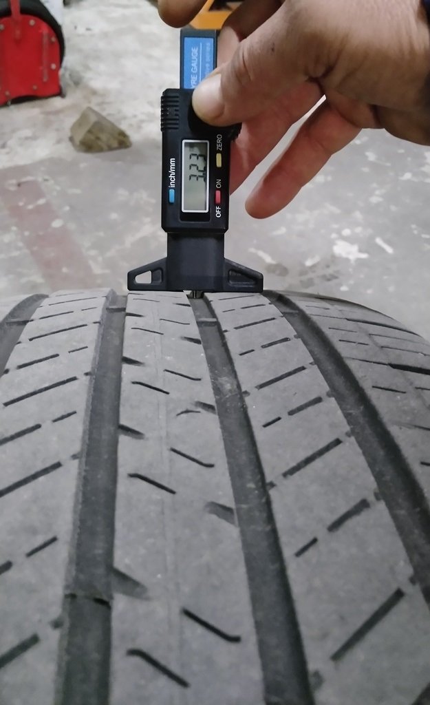 1 타이어 245 / 45R19 98W A / S GOODYEAR EAGLE TOURING 3.23mm Tesla 모델 S REST 6005890-00-C