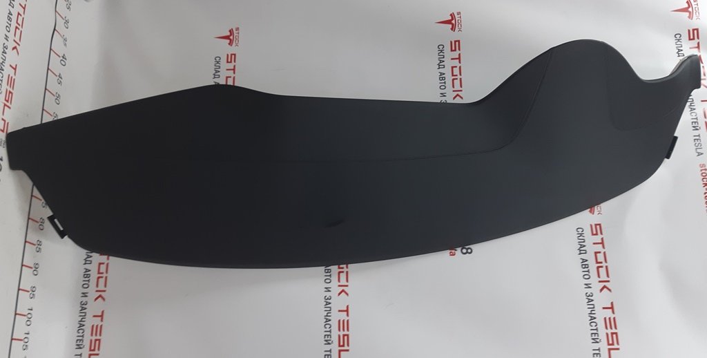 8 1002254-05-G Torpedo Panel (pelle artificiale nera) PUR / PUR BLK per Tesla Model S. Un componente importante degli interni di un'auto dagli Stati Uniti d'America. Svolge sia una funzione decorativa che pratica. Il pannello centrale (siluro) del