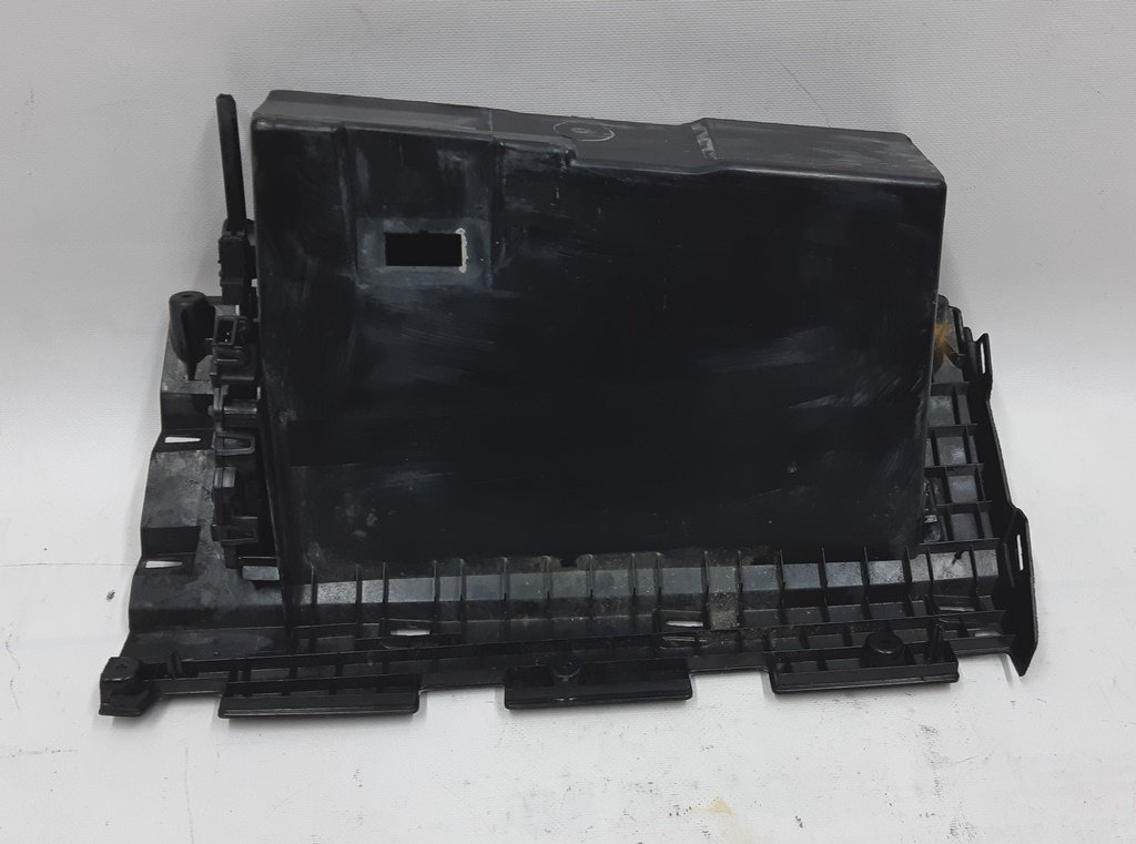 24 ASY, GLOVE BOX COMP, PVC BLK with damage Tesla model S REST 1003327-14-N