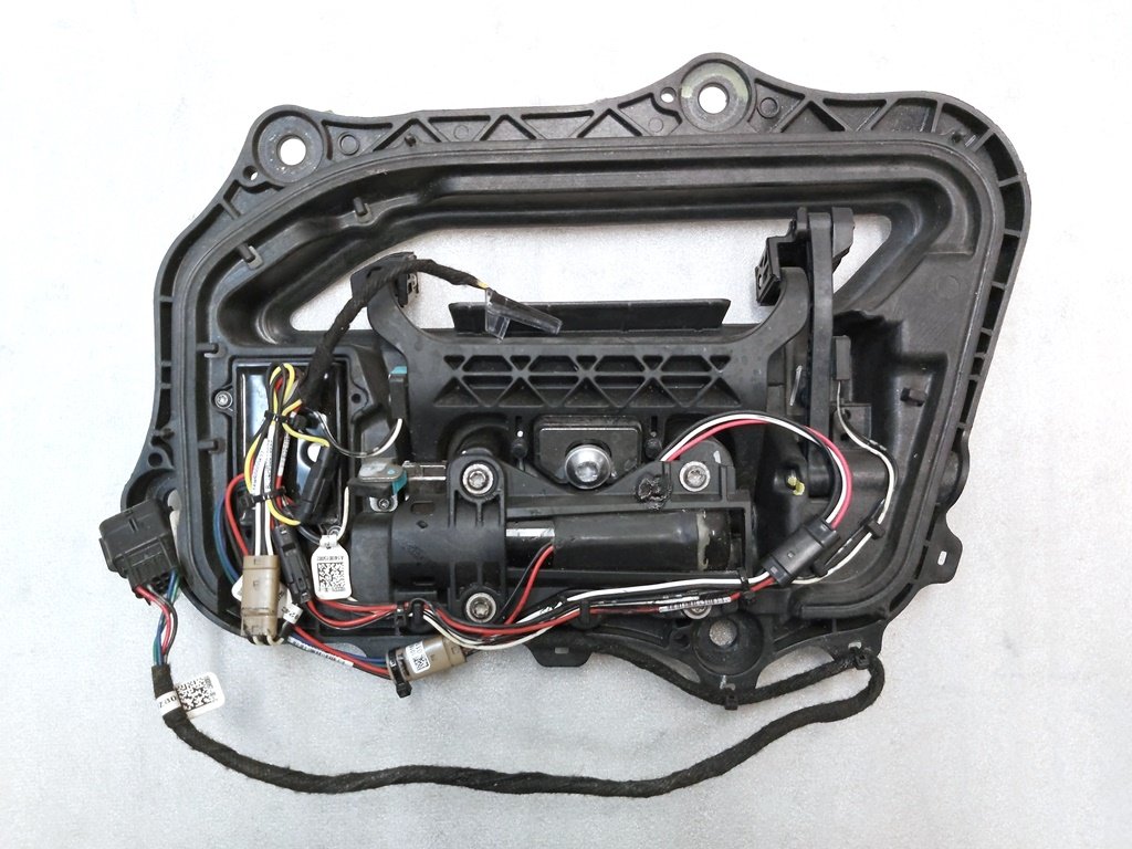 1 FR RH, GEN1 DH, NOGRIP, 2.1 SVC RPL GEN 1 Tesla model S 1135725-S0-A