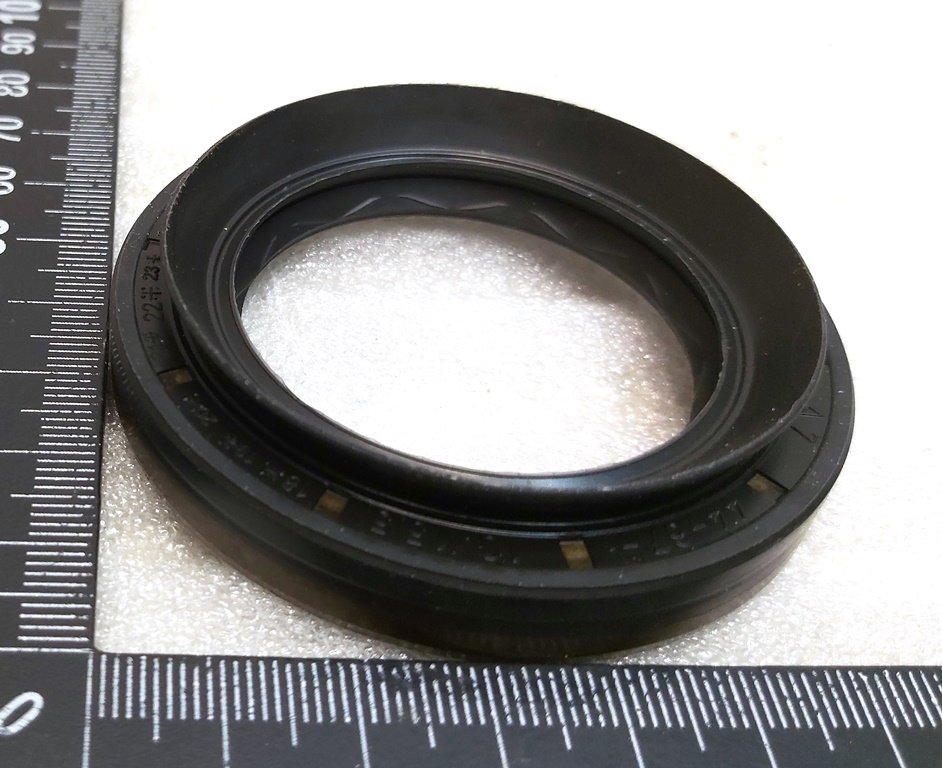 Motor axle oil seal 44*67*10/15.5 Tesla model S 1007382-00-A