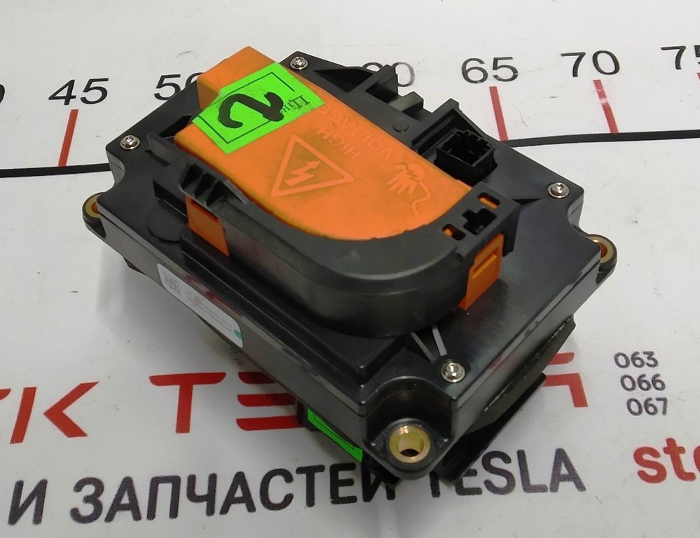 1 Port ładowania (dla napędu elektrycznego) GEN2 z osłoną Tesla model S, model S REST, model X 1026041-00-P