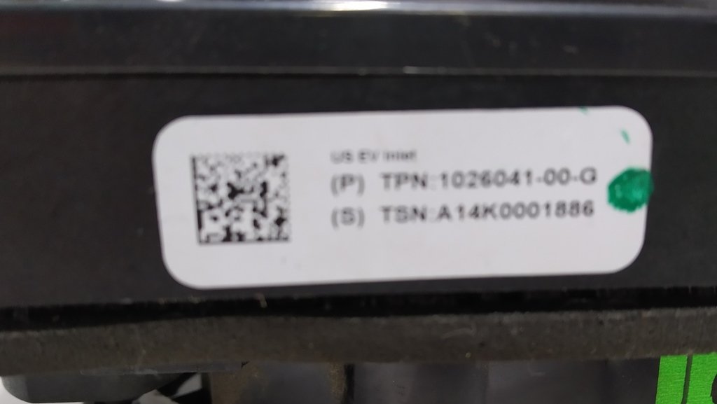 1 Port ładowania (dla napędu elektrycznego) GEN2 z osłoną Tesla model S, model S REST, model X 1026041-00-P