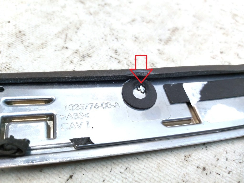 10 Decorat capacul portbagajului TESLA cromat (cu litere) cu deteriorare Tesla model S, model S REST 1026649-00-E