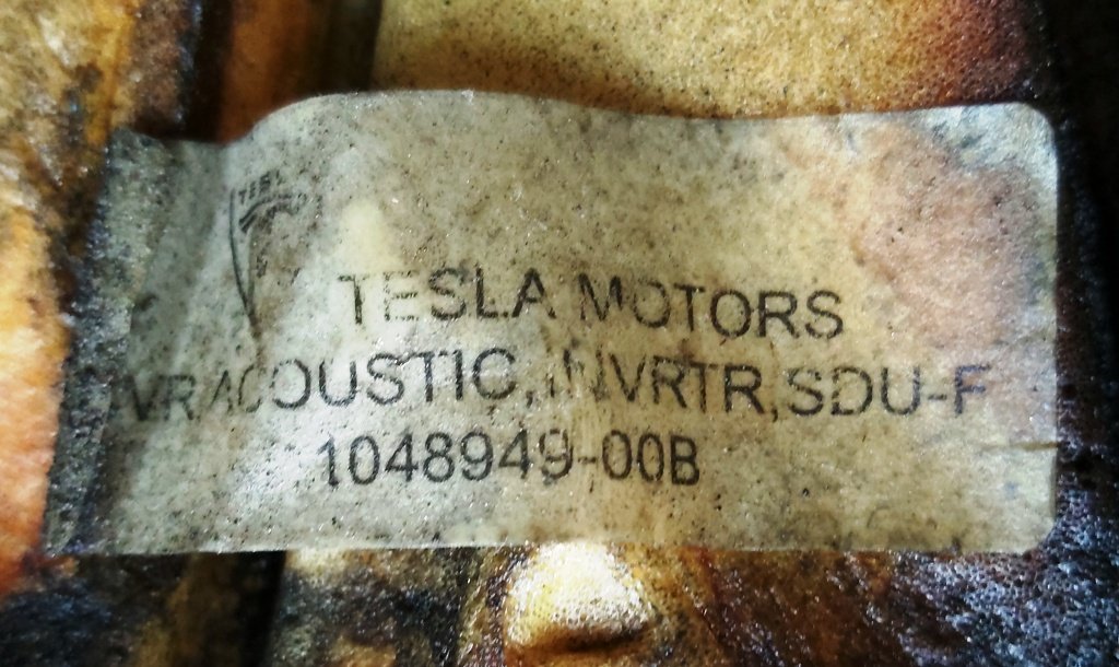 7 Front-line Thermo-chladič vpravo AWD Tesla Model S 1048949-00-B