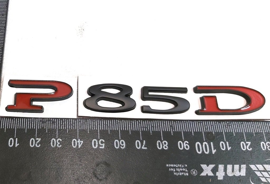 10 Capac portbagaj emblema „P85D” NEGRU ROSU Tesla model S, model S REST, model X 1049446-00-A