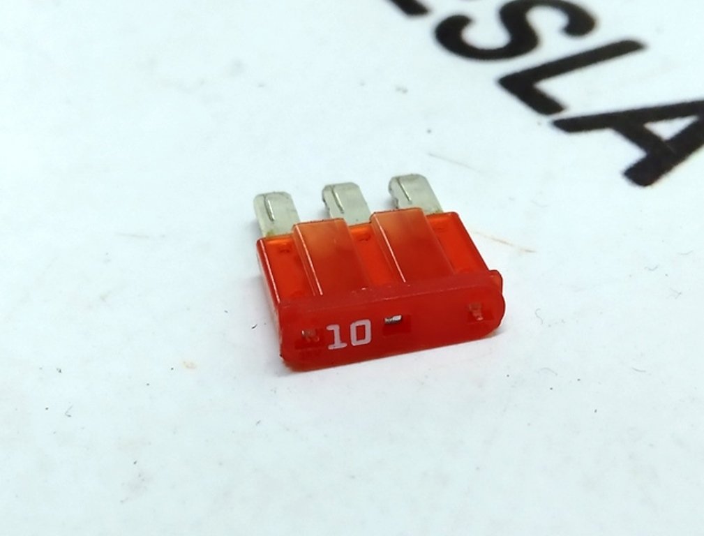 1 فيوز MICRO3 10A Tesla model S REST 1052264-10-A