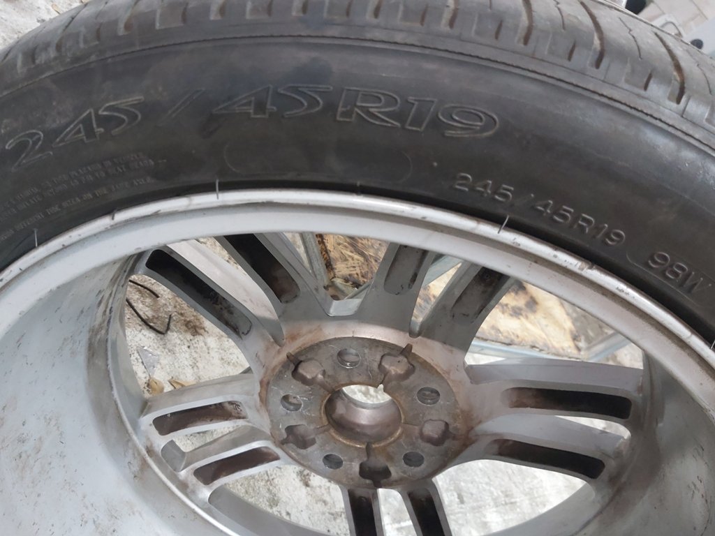 1 破損245 / 45R19 MICHELIN PRIMACY MXM4（2.95 mm）テスラモデルS 1065205-00-A