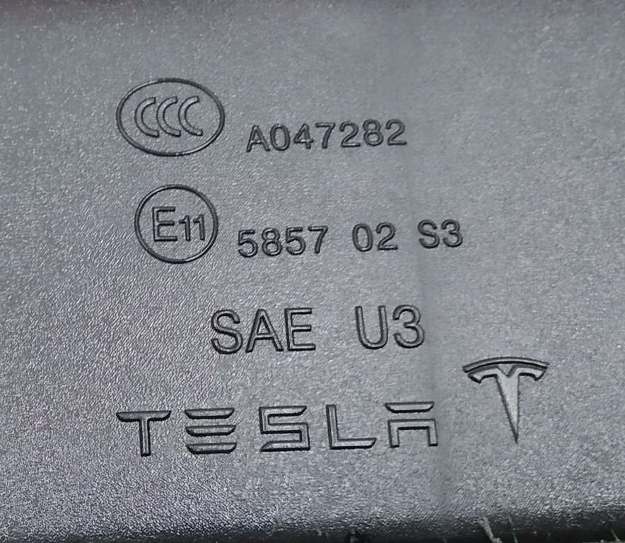 11 CENTER HIGH MOUNTED STOP LIGHT ASSEMBLY Tesla model S, model S REST 6005917-00-F