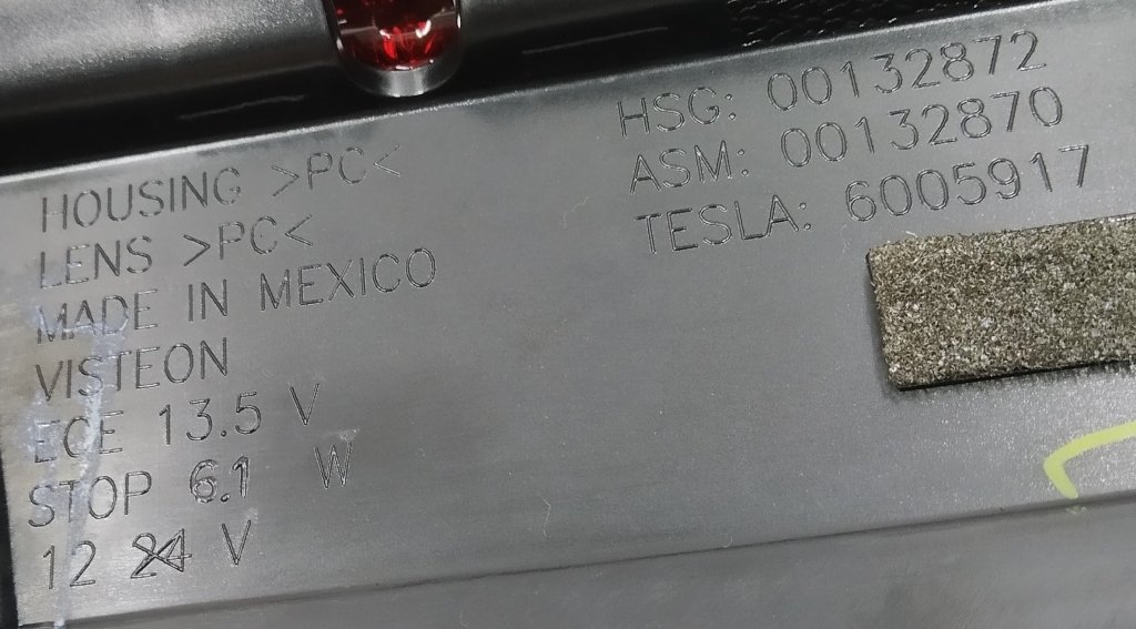 11 CENTER HIGH MOUNTED STOP LIGHT ASSEMBLY Tesla model S, model S REST 6005917-00-F
