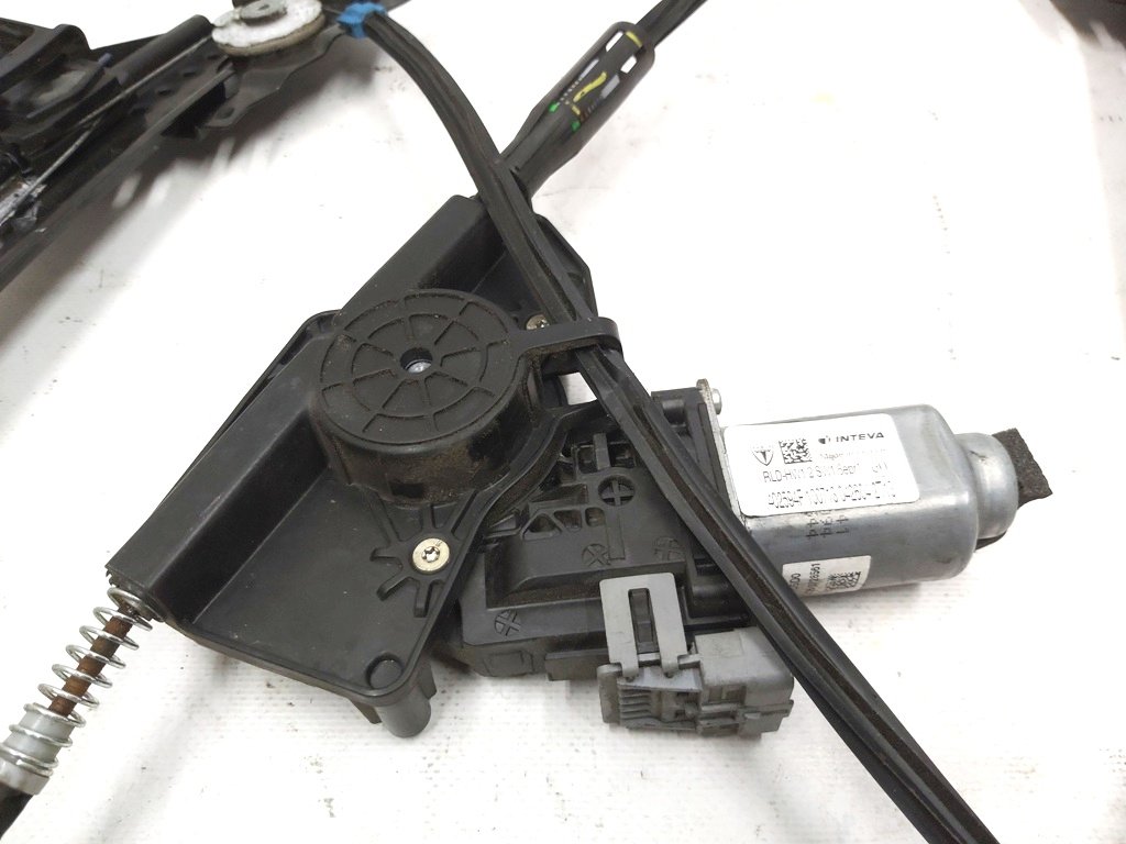 3 Стеклоподъемник задний левый Tesla model S, model S REST 6006334-00-L