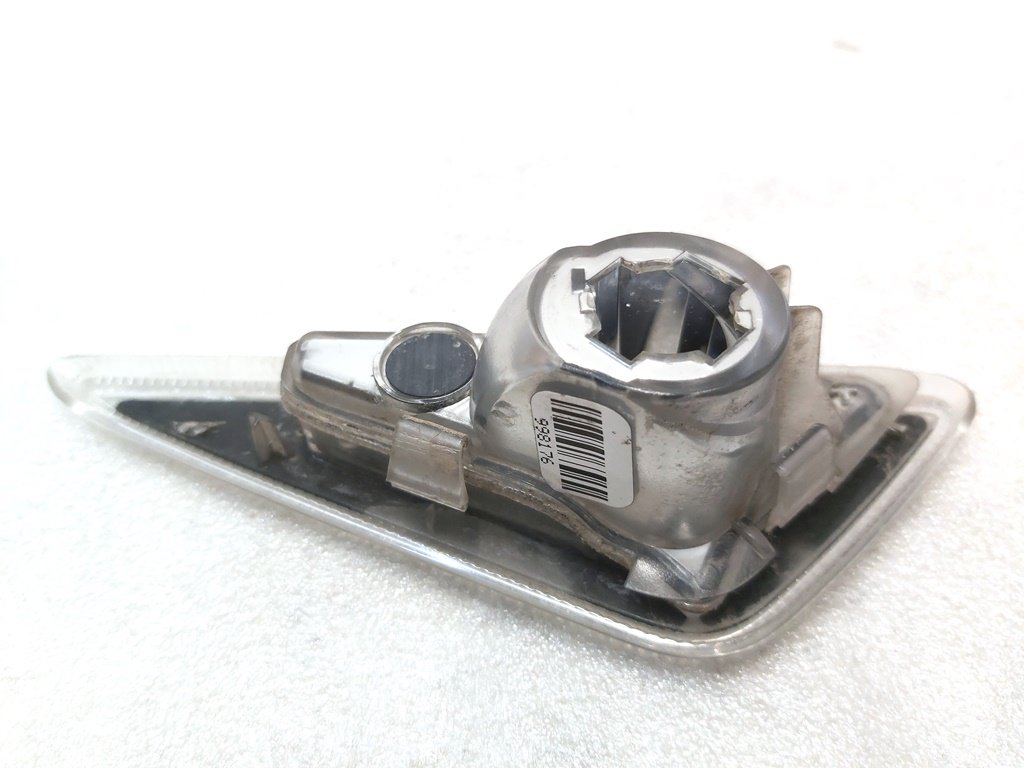 6 Venstre blinklysrepeater (uten kamera) uten kontakt Tesla Model S, Model S REST, Model X 6007707-00-C