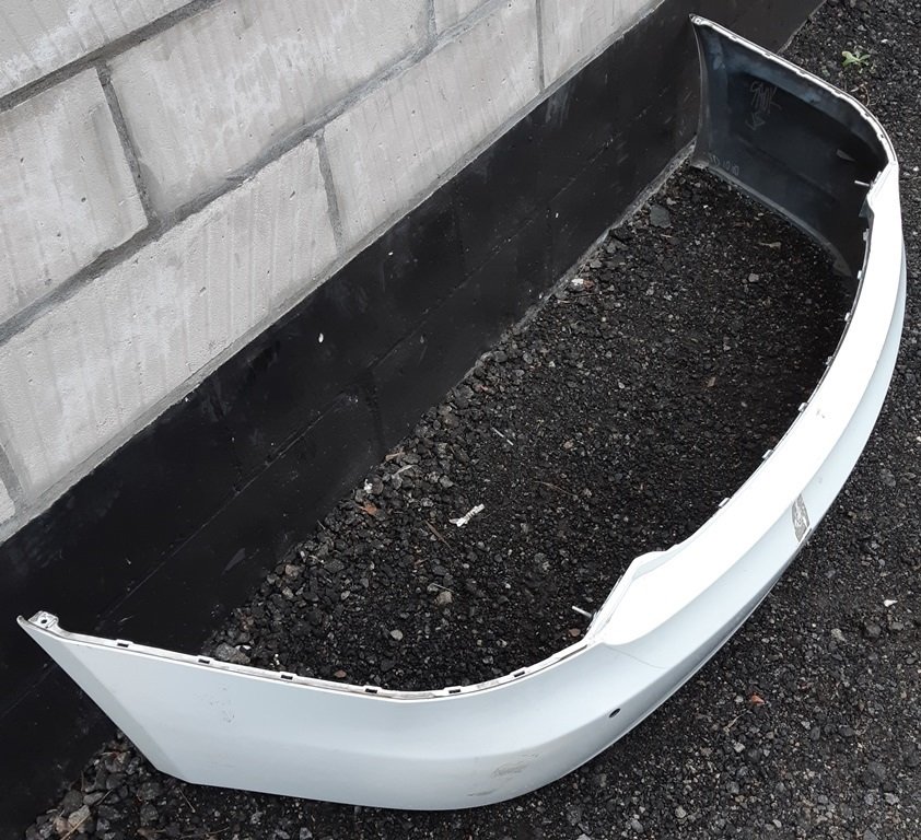 1 Paraurti posteriore per 4 sensori di parcheggio senza staffe sensori di parcheggio PBCW (danneggiato) Tesla modello S 1068750-00-A