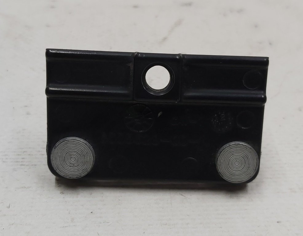 5 Geländerhalterung Tesla Modell S 6008628-00-D