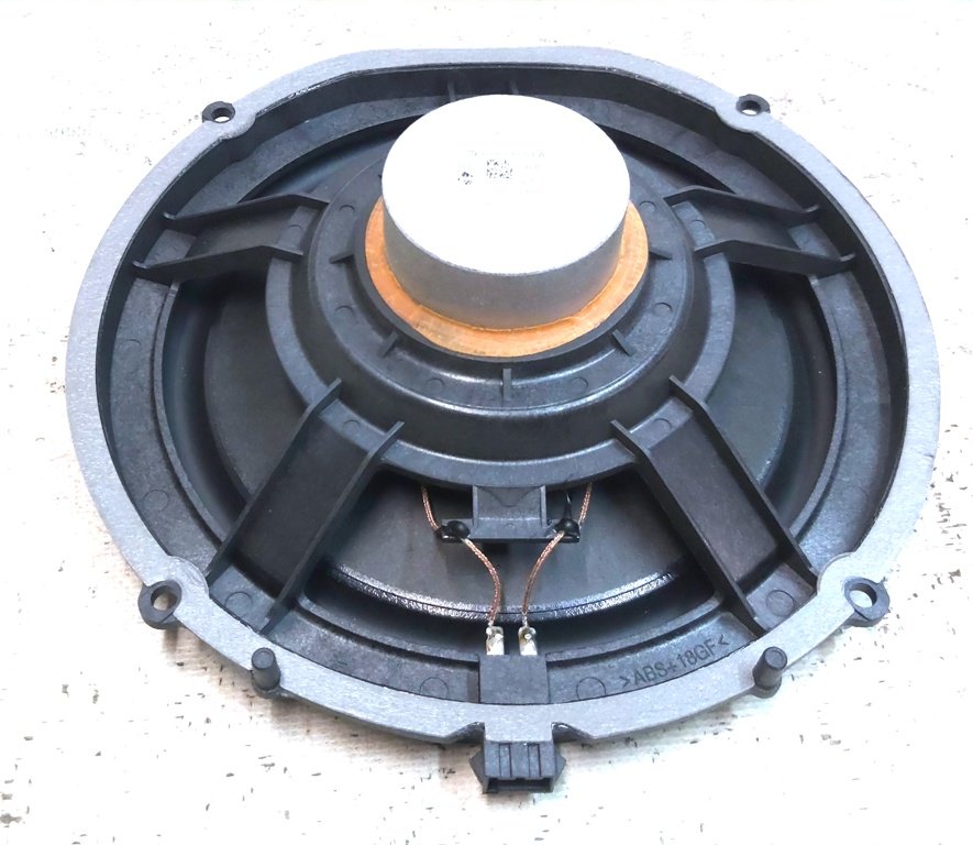 1 Dörrhögtalare fram vänster höger, 200mm, fungerande, med spår av oxidation Tesla modell S, modell S REST, modell X 1004833-11-A