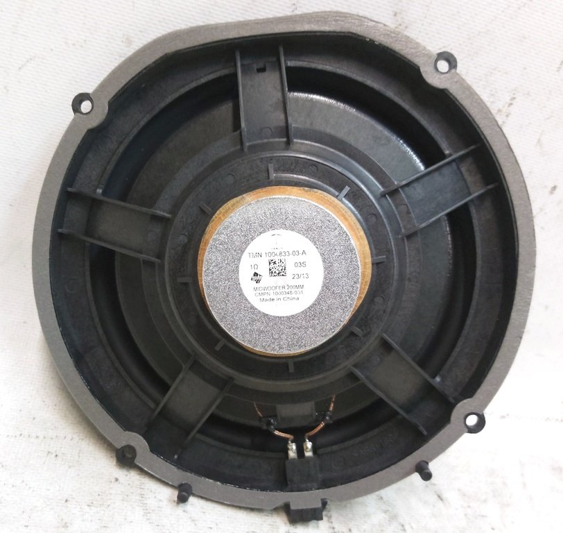 1 Dörrhögtalare fram vänster höger, 200mm, fungerande, med spår av oxidation Tesla modell S, modell S REST, modell X 1004833-11-A