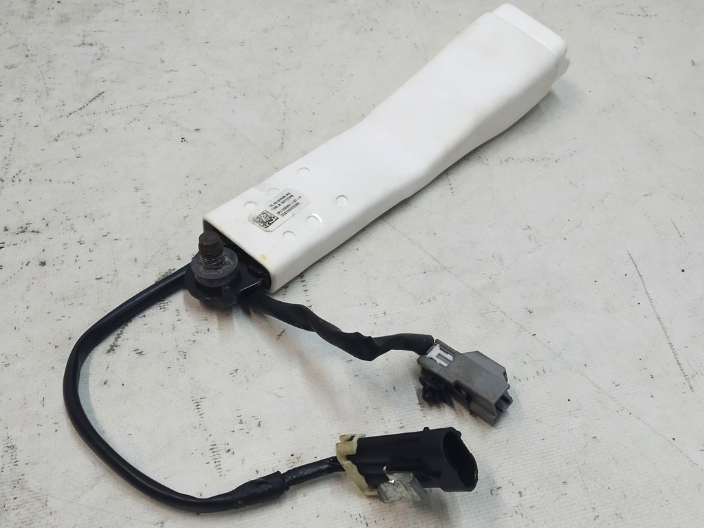 8 MSX- LHD 1st row buckle, whit, passenger-US (oxidation) Tesla Model S, Model S REST, Model X 1005991-07-H