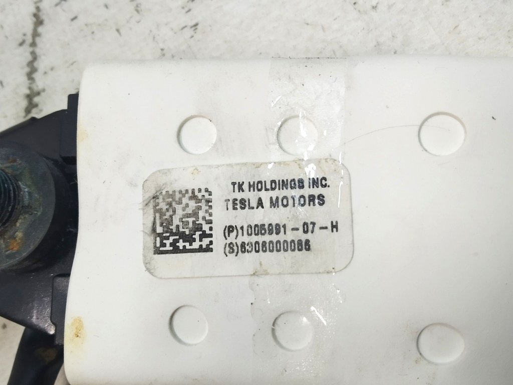 8 MSX- LHD 1st row buckle, whit, passenger-US (oxidation) Tesla Model S, Model S REST, Model X 1005991-07-H