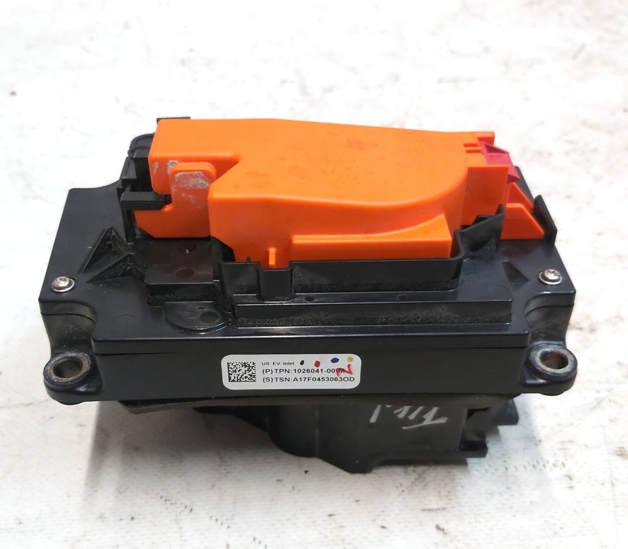 1 Порт зарядки (під електричний привід) GEN2 Tesla model S, model S REST, model X 1026041-00-R