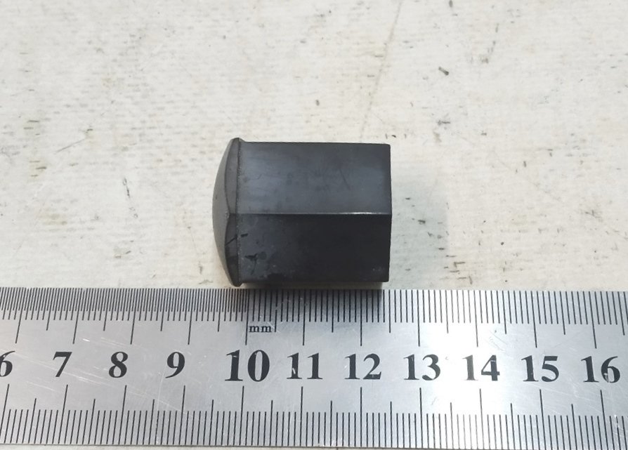 9 Nakrętka koła czarna plastikowa d21 Tesla Model S, Model S REST, Model X 1027010-00-B