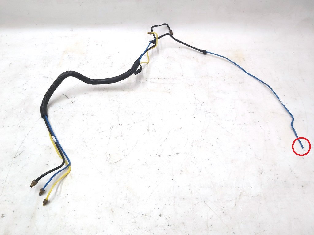 3 Kompressor pneumatisk ledningsenhet med skade Tesla modell X 1027933-00-D