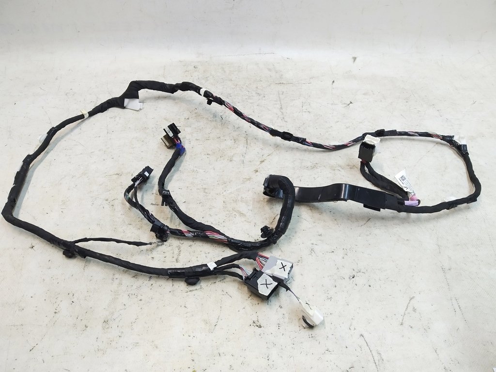 5 Câblage électrique du panneau supérieur de la porte arrière gauche (endommagement) Tesla modèle X 1032881-00-F