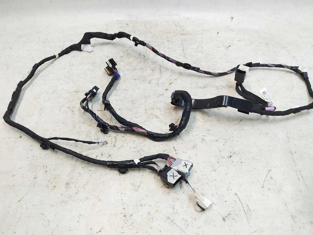 5 Câblage électrique du panneau supérieur de la porte arrière gauche (endommagement) Tesla modèle X 1032881-00-F