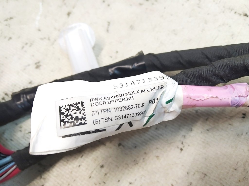 6 Cableado eléctrico del panel superior de la puerta trasera derecha (daños) Tesla modelo X 1032882-00-F