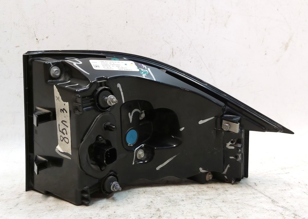 4 Tesla model X 1034332-00-B가 손상된 외부 램프 왼쪽