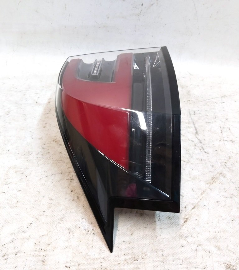 4 Tesla model X 1034332-00-B가 손상된 외부 램프 왼쪽