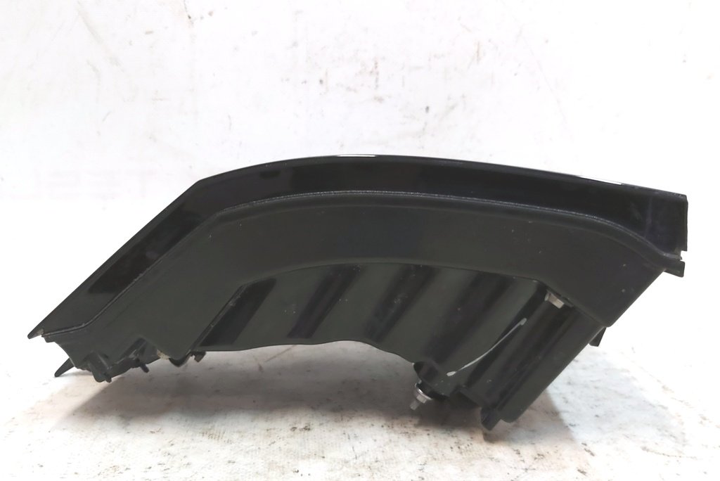 4 Tesla model X 1034332-00-B가 손상된 외부 램프 왼쪽