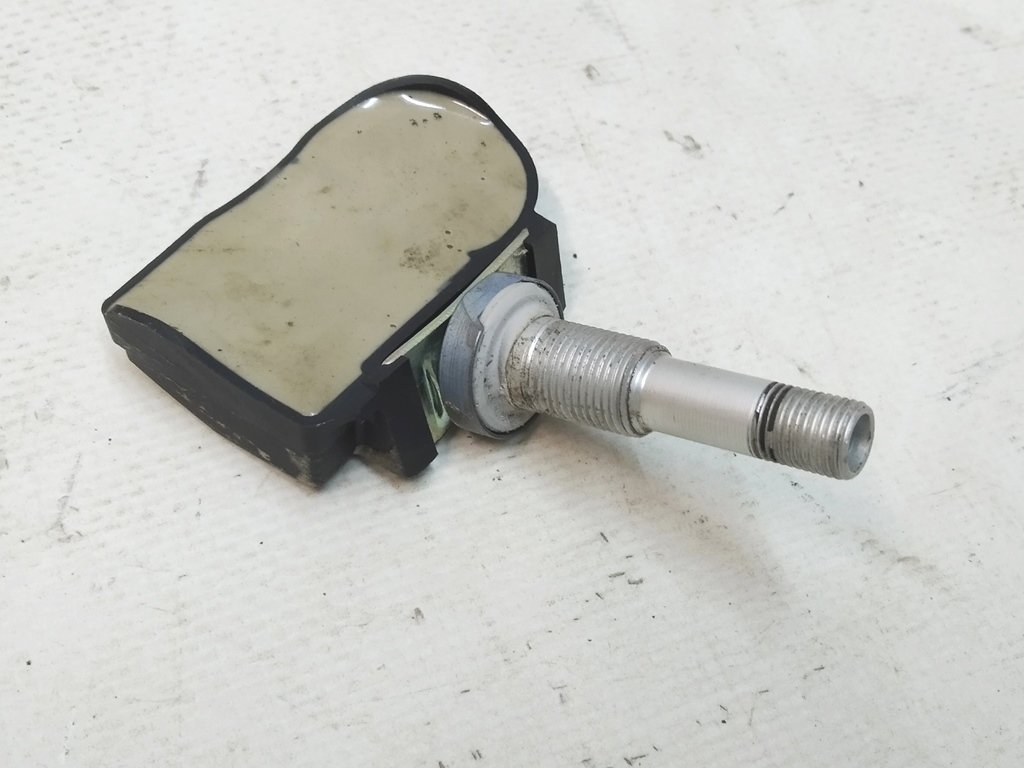 1 Däcktryckssensor TPMS 433 MHz (silverventil) Tesla Model S, Model S REST, Model X, Model 3 1034602-00-C