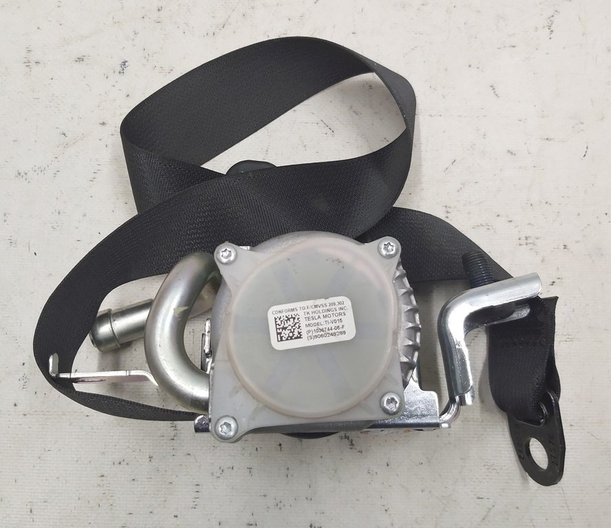 3 Pas bezpieczeństwa 2. rząd siedzeń prawy (CZARNY) Tesla model X 1036744-05-F