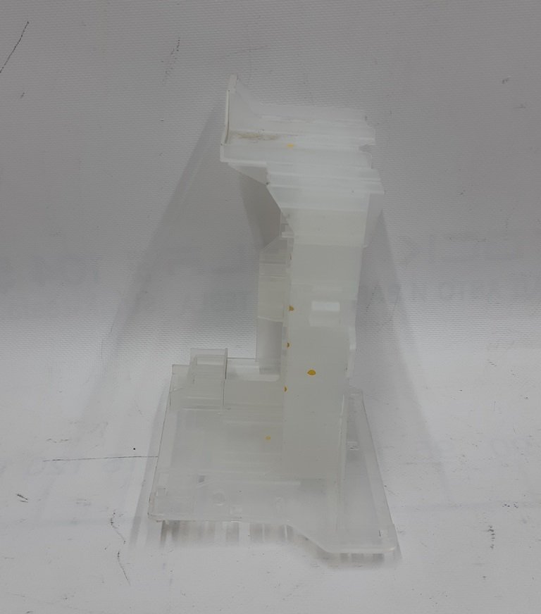 Fixing bracket for body wiring connectors for the main body Tesla model X 1043275-00-E